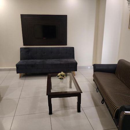 Panoramic Hotel Lahore Bagian luar foto