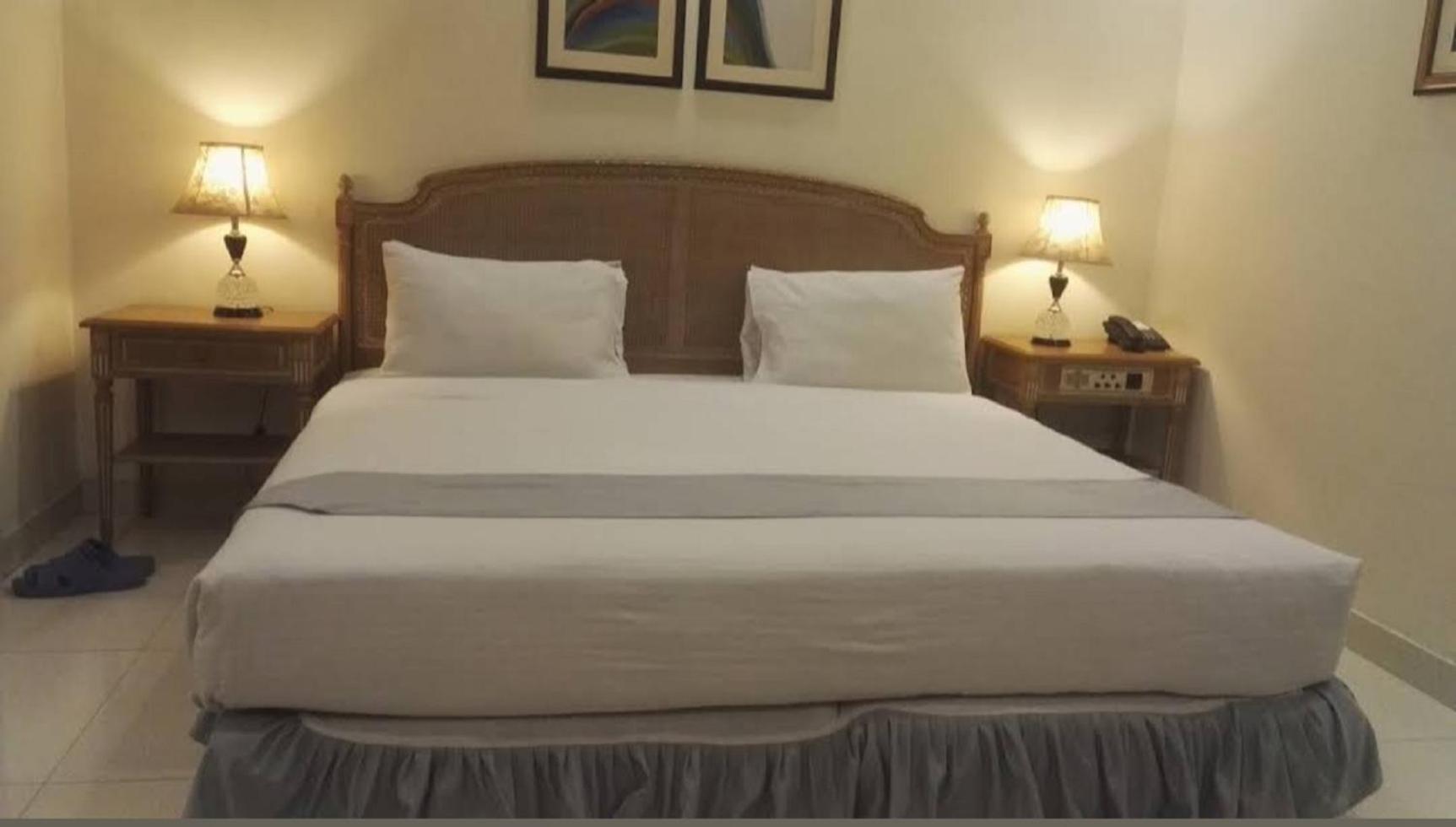 Panoramic Hotel Lahore Bagian luar foto