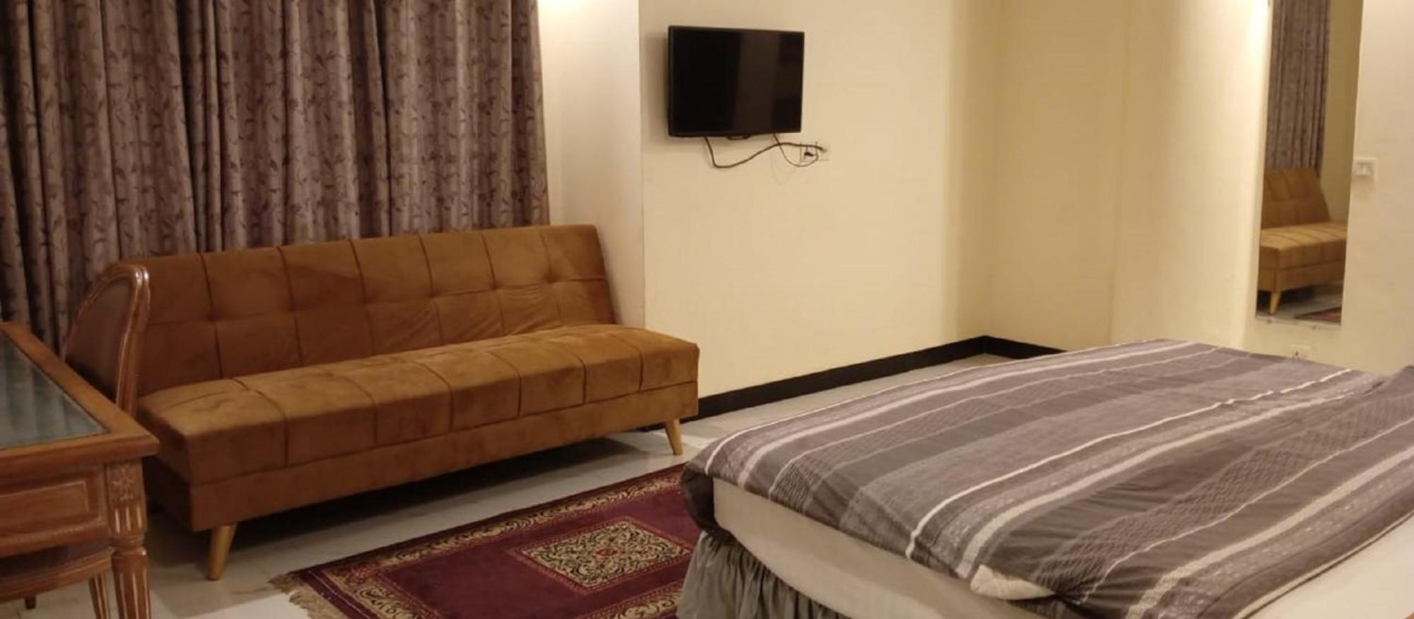 Panoramic Hotel Lahore Bagian luar foto