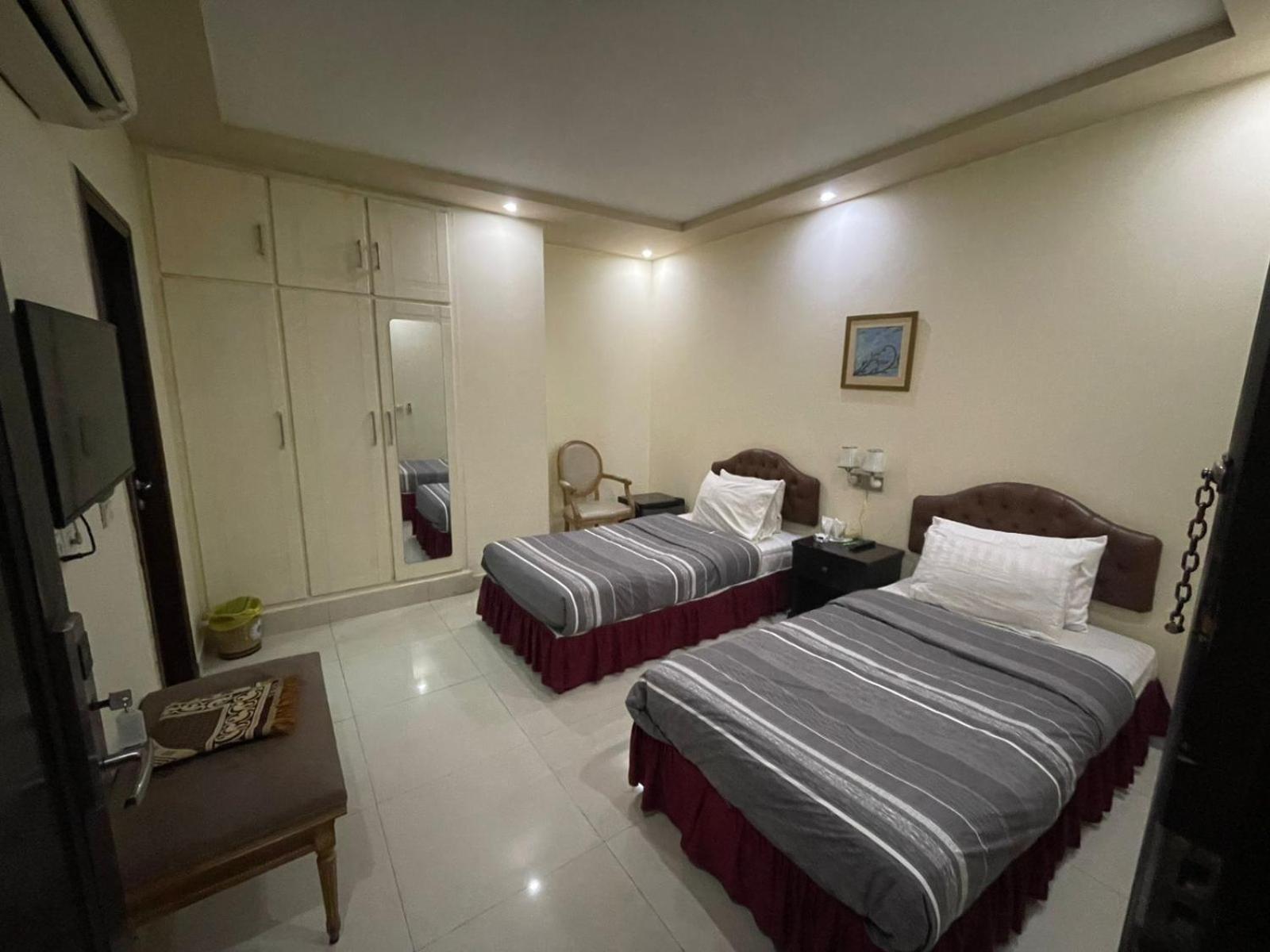 Panoramic Hotel Lahore Bagian luar foto