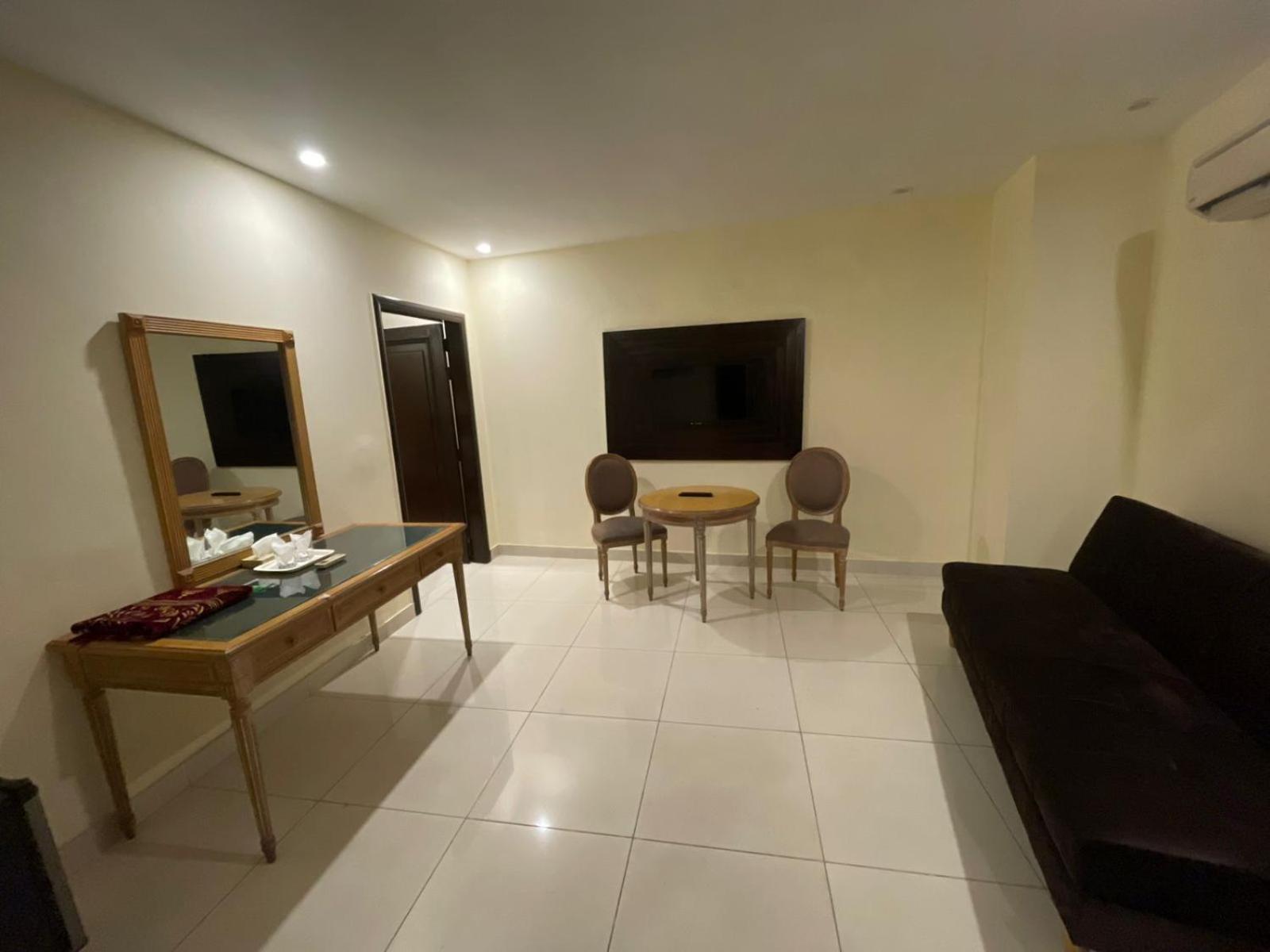 Panoramic Hotel Lahore Bagian luar foto