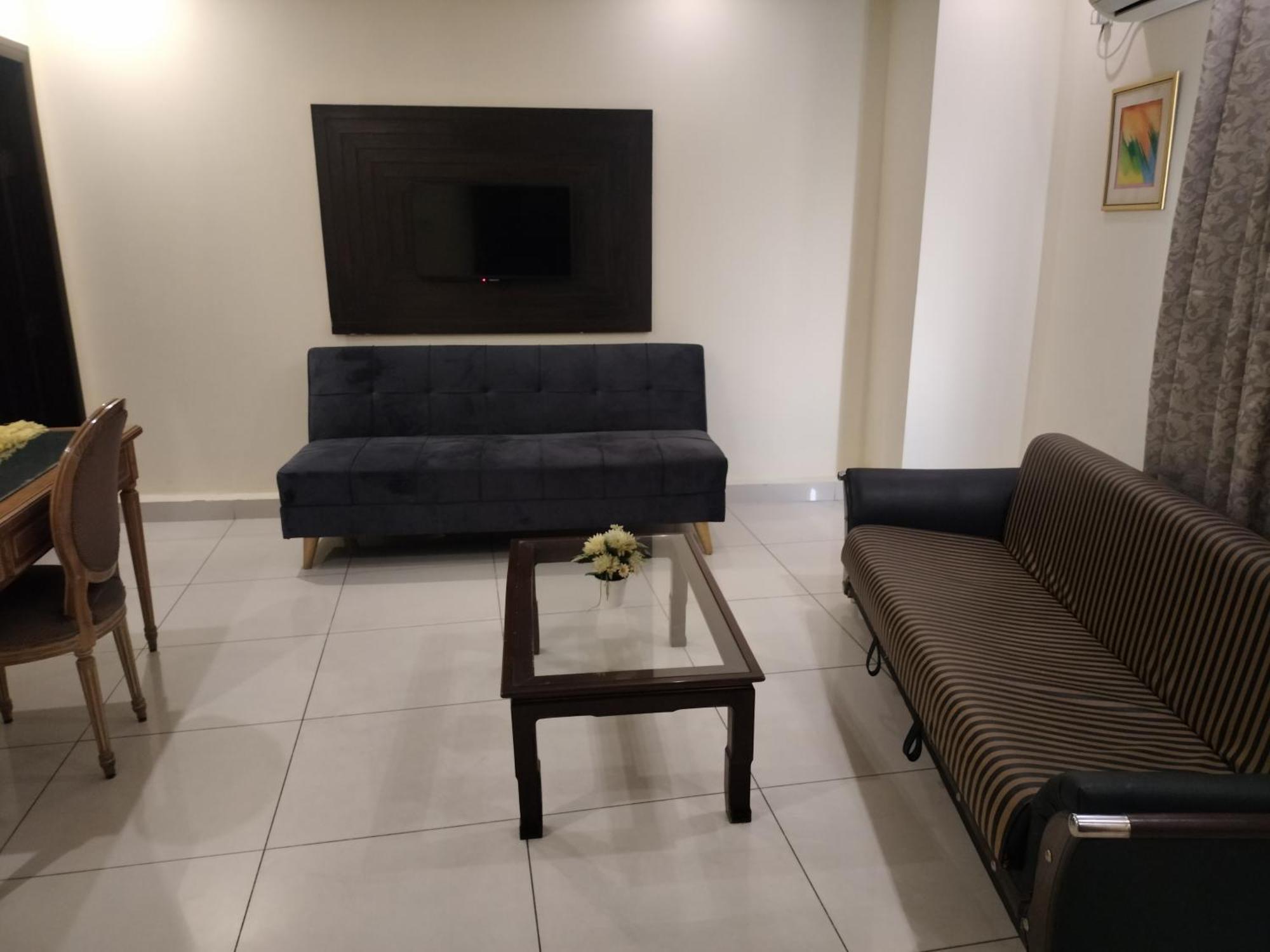 Panoramic Hotel Lahore Bagian luar foto