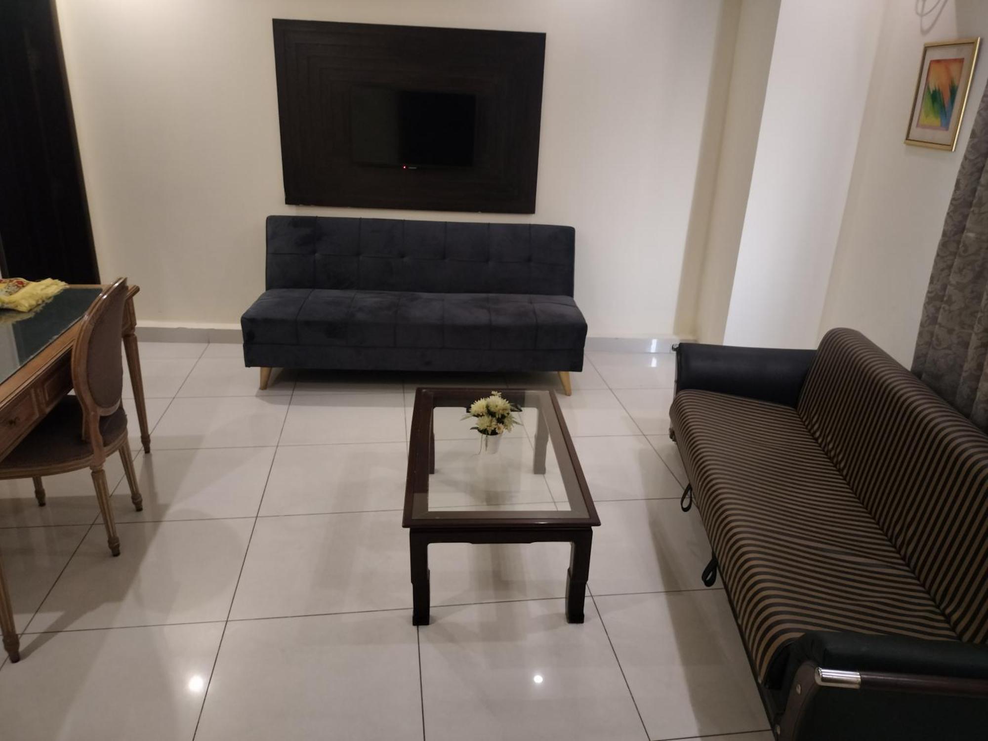 Panoramic Hotel Lahore Bagian luar foto