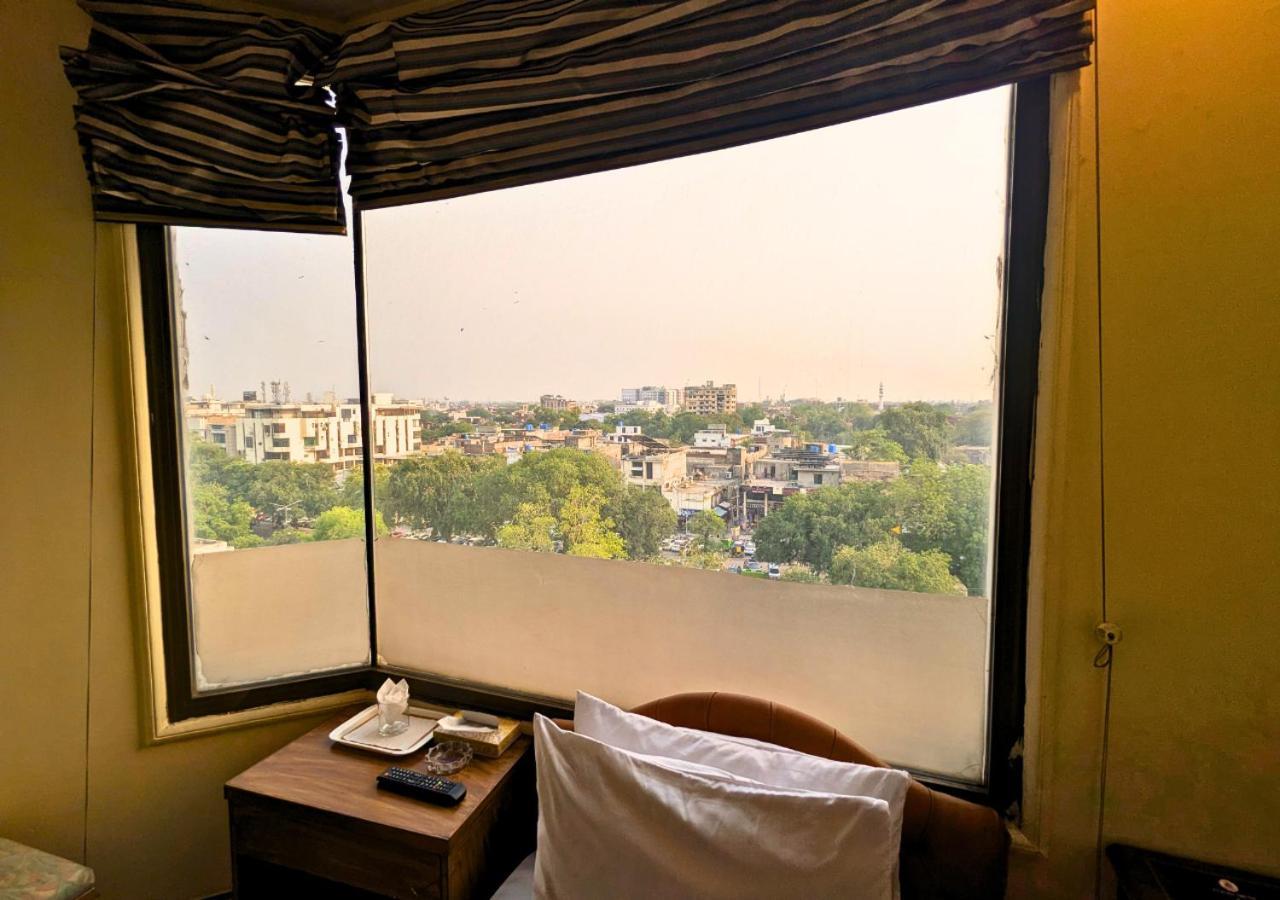 Panoramic Hotel Lahore Bagian luar foto