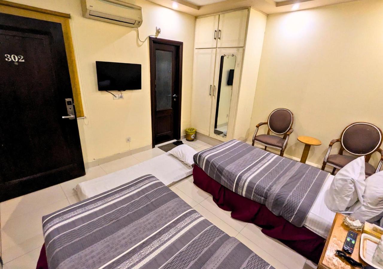 Panoramic Hotel Lahore Bagian luar foto